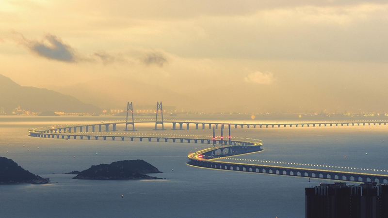 10、龐源租賃參建國家“世紀工程”港珠澳大橋（2012—2017年）_副本.jpg